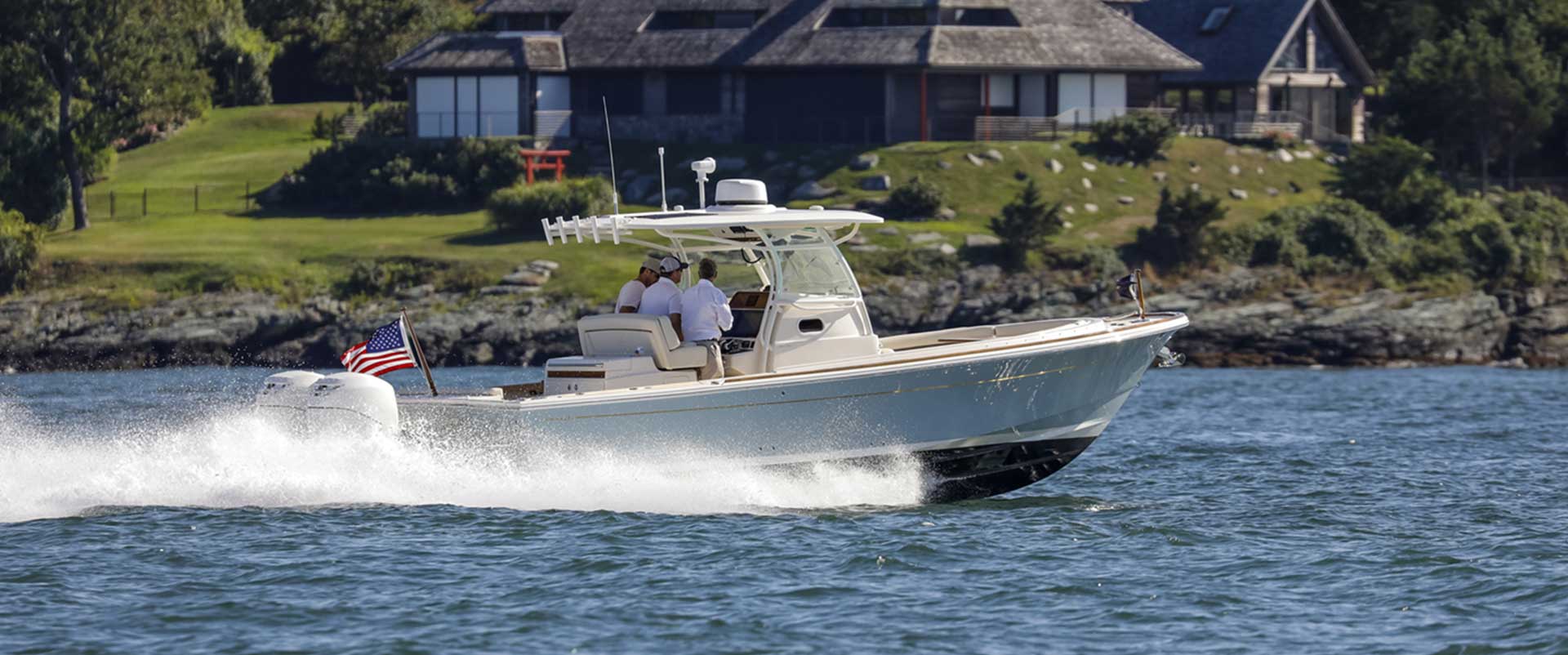 Hunt Yachts 32 Center Console